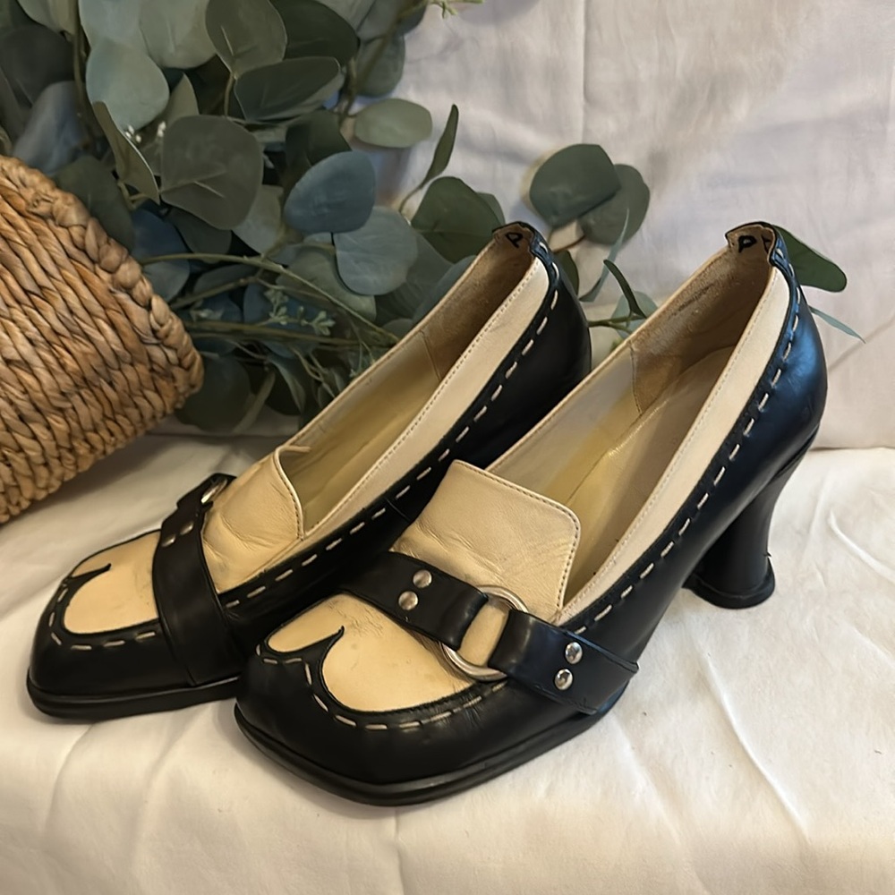 John Fluevog | Women's | Black/Cream | stitching | 9 | Mary Jane | heel| loafers - Picture 14 of 16